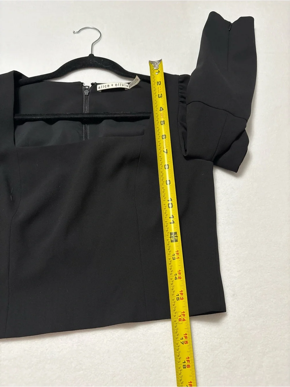 Alice + Olivia Rach Puff Sleeve Black Structured Neckline Top size 4